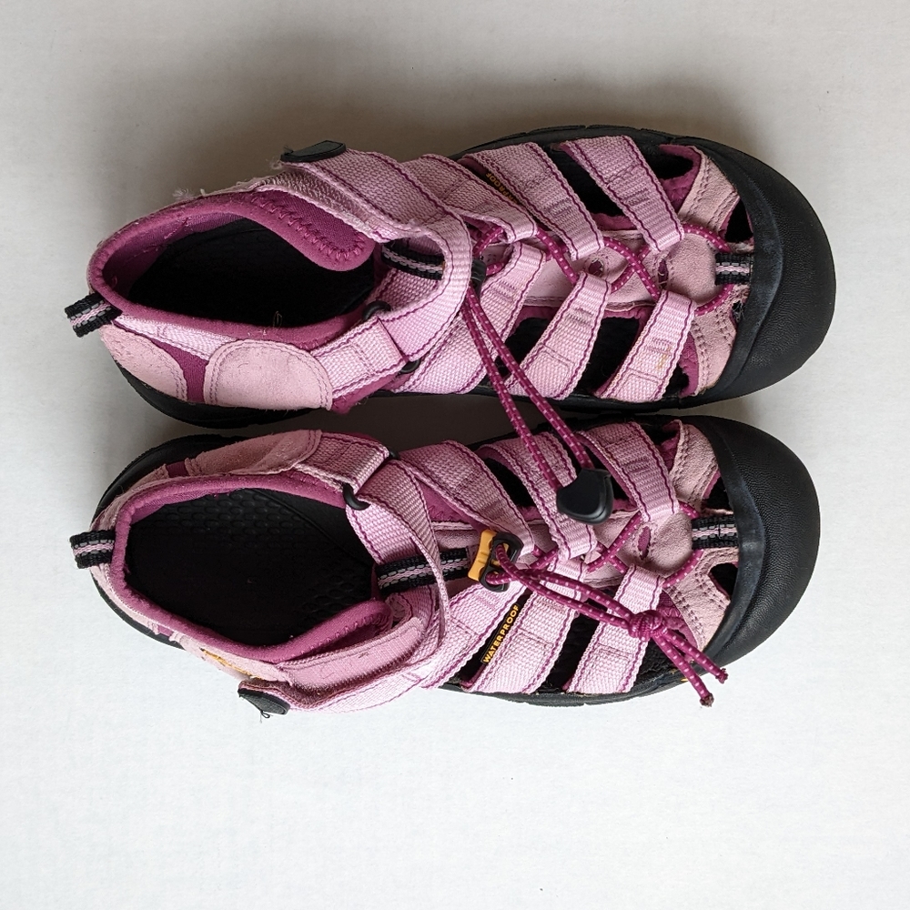 Keen waterproof hiking sandals - Picture 2 of 9